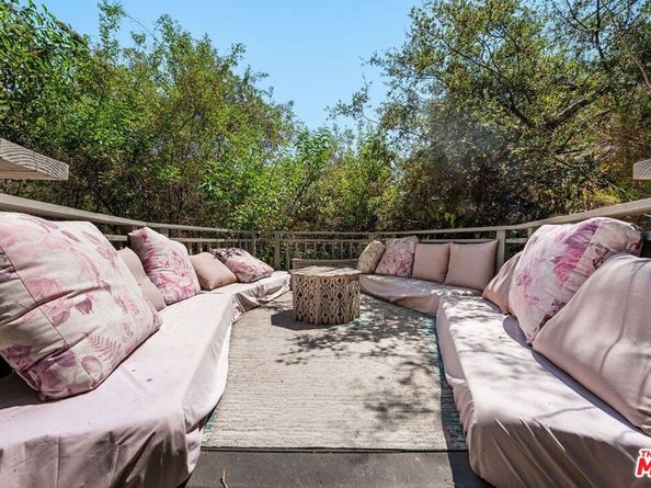 22760 Chamera Lane, Topanga CA 90290