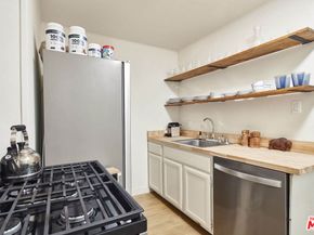 230 Sherman Canal, Venice CA 90291