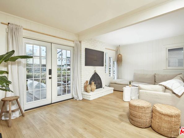 230 Sherman Canal, Venice CA 90291