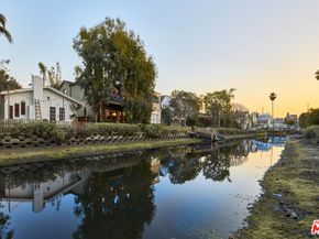 230 Sherman Canal, Venice CA 90291