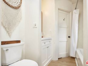 230 Sherman Canal, Venice CA 90291