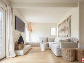 230 Sherman Canal, Venice CA 90291