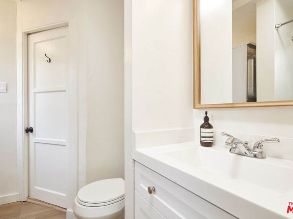 230 Sherman Canal, Venice CA 90291