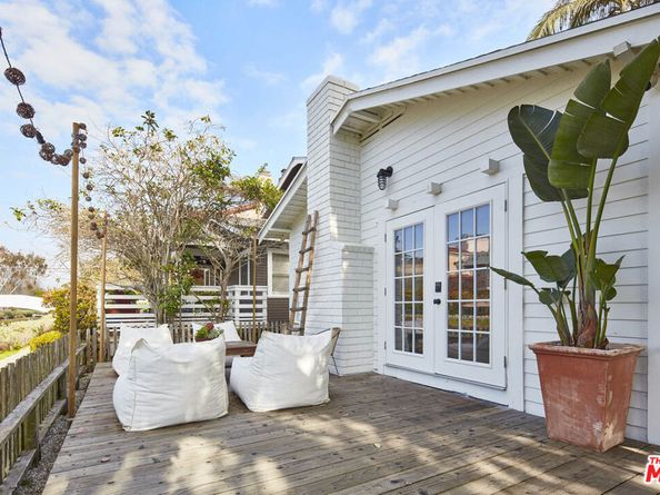 230 Sherman Canal, Venice CA 90291