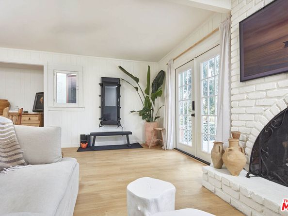 230 Sherman Canal, Venice CA 90291