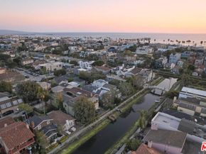 230 Sherman Canal, Venice CA 90291