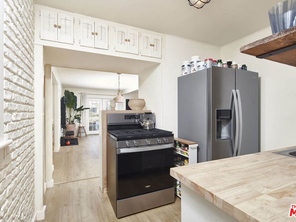 230 Sherman Canal, Venice CA 90291