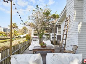 230 Sherman Canal, Venice CA 90291