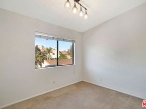8558 De Soto Avenue 41, Canoga Park CA 91304