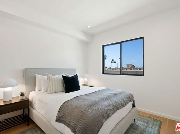 3807 S Verona Court, Los Angeles CA 90066