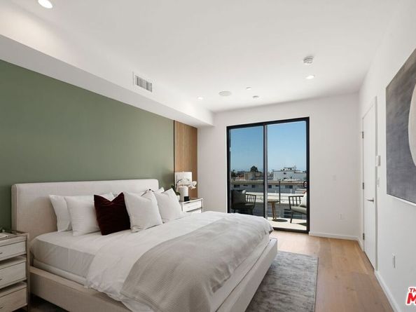 3807 S Verona Court, Los Angeles CA 90066