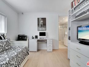 10531 Ashton Avenue 201, Los Angeles CA 90024