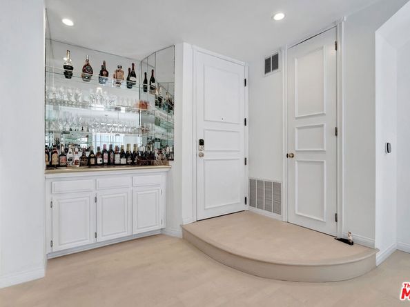 10531 Ashton Avenue 201, Los Angeles CA 90024
