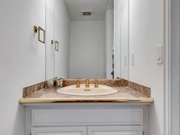 10531 Ashton Avenue 201, Los Angeles CA 90024