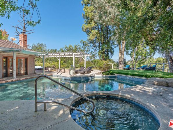 4126 Ellenita Avenue, Tarzana CA 91356