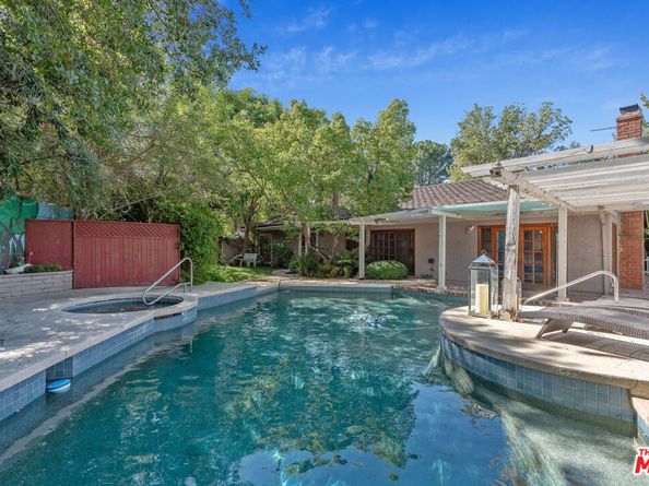 4126 Ellenita Avenue, Tarzana CA 91356