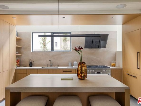 917 1/2 Hilldale Avenue, West Hollywood CA 90069