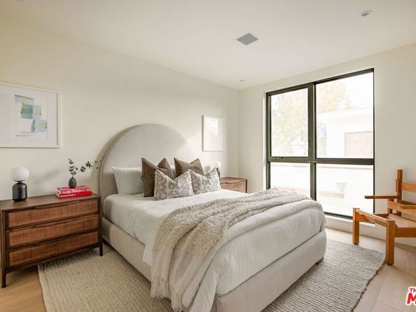 917 1/2 Hilldale Avenue, West Hollywood CA 90069