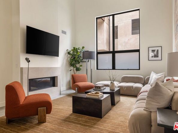 917 1/2 Hilldale Avenue, West Hollywood CA 90069