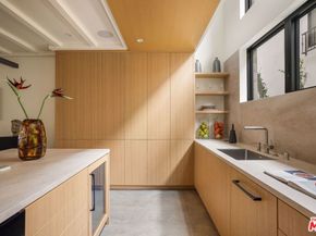 917 1/2 Hilldale Avenue, West Hollywood CA 90069