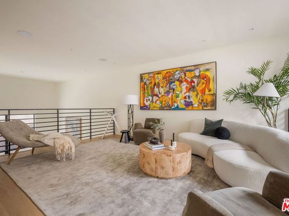 917 1/2 Hilldale Avenue, West Hollywood CA 90069