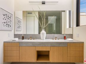 917 1/2 Hilldale Avenue, West Hollywood CA 90069