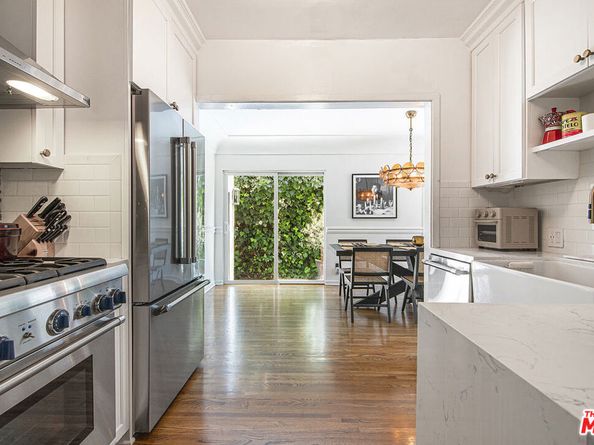 8260 Oakwood Avenue, Los Angeles CA 90048