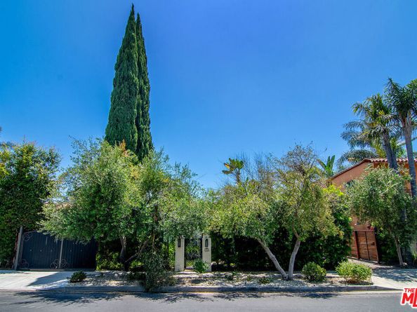 8260 Oakwood Avenue, Los Angeles CA 90048