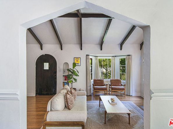 8260 Oakwood Avenue, Los Angeles CA 90048