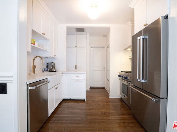 8260 Oakwood Avenue, Los Angeles CA 90048