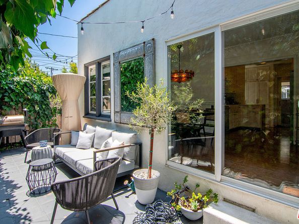 8260 Oakwood Avenue, Los Angeles CA 90048