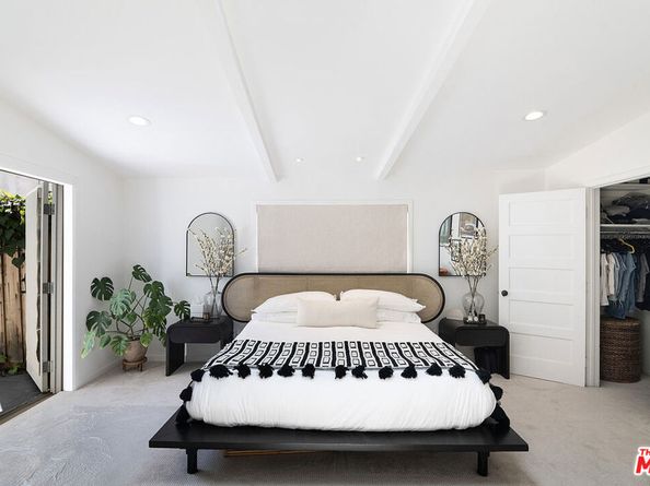 8260 Oakwood Avenue, Los Angeles CA 90048