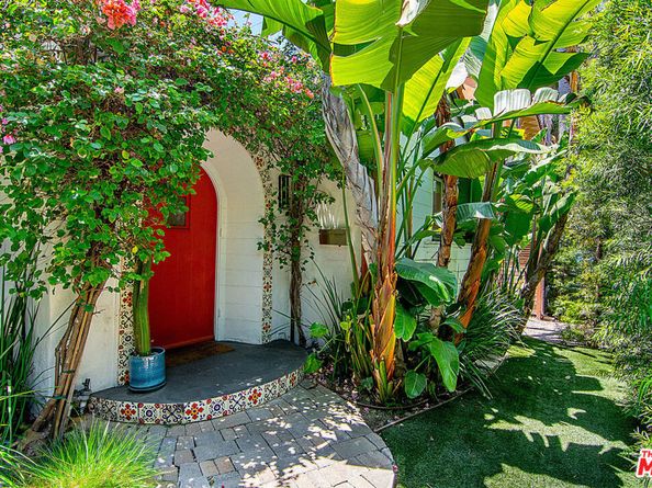 8260 Oakwood Avenue, Los Angeles CA 90048