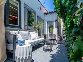 8260 Oakwood Avenue, Los Angeles CA 90048