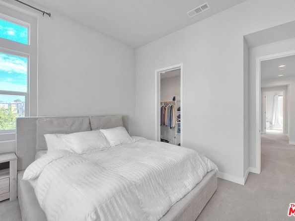 629 Daniel Freeman Circle, Inglewood CA 90301