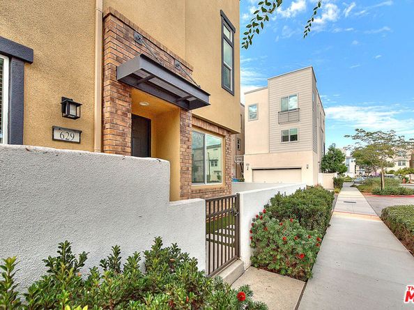 629 Daniel Freeman Circle, Inglewood CA 90301