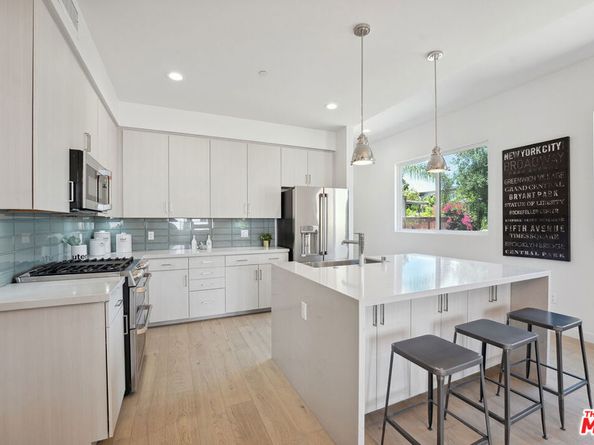 1746 Garfield Place 203, Los Angeles CA 90028