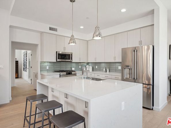 1746 Garfield Place 203, Los Angeles CA 90028