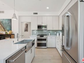 1746 Garfield Place 203, Los Angeles CA 90028
