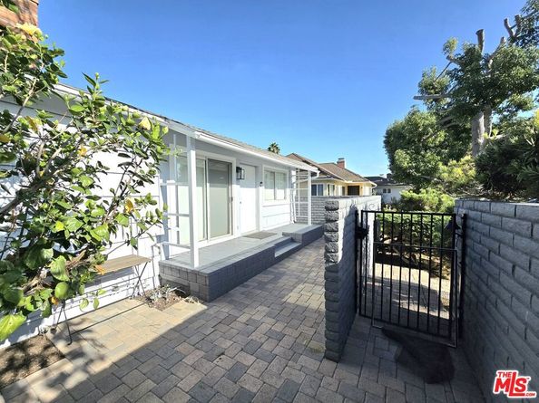 2520 Midvale Avenue, Los Angeles CA 90064