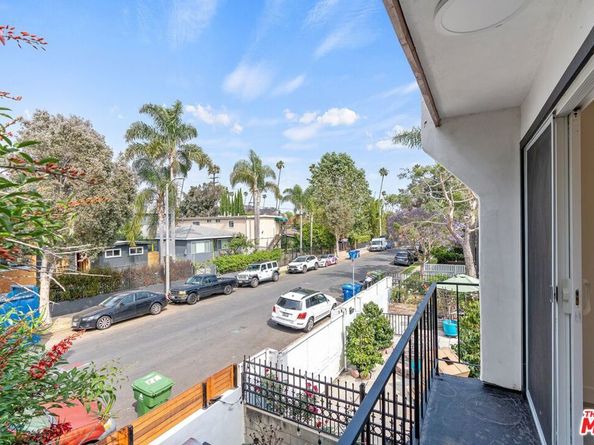 1025 Pleasantview Avenue, Venice CA 90291