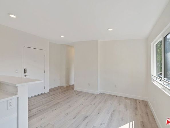 1025 Pleasantview Avenue, Venice CA 90291