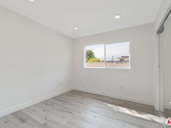1025 Pleasantview Avenue, Venice CA 90291
