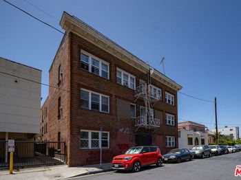 2222 W 15th Street