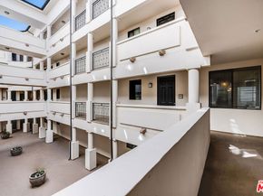 4724 Kester Avenue 209, Sherman Oaks CA 91403