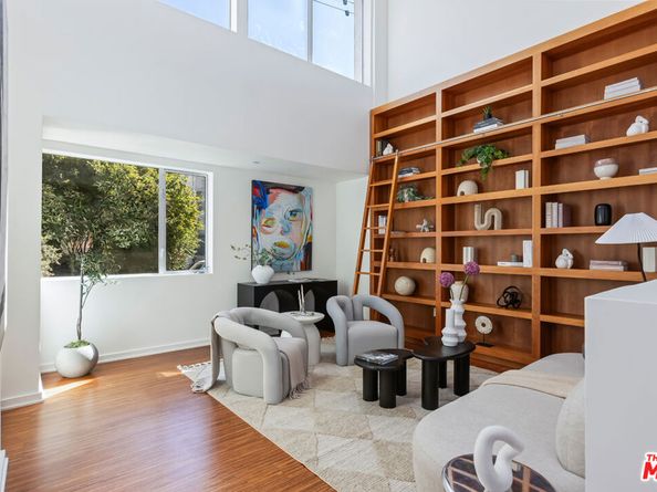 4005 Monroe Street 10, Los Angeles CA 90029