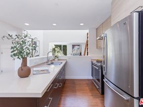4005 Monroe Street 10, Los Angeles CA 90029