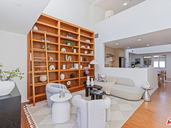 4005 Monroe Street 10, Los Angeles CA 90029