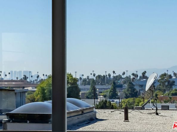 4005 Monroe Street 10, Los Angeles CA 90029
