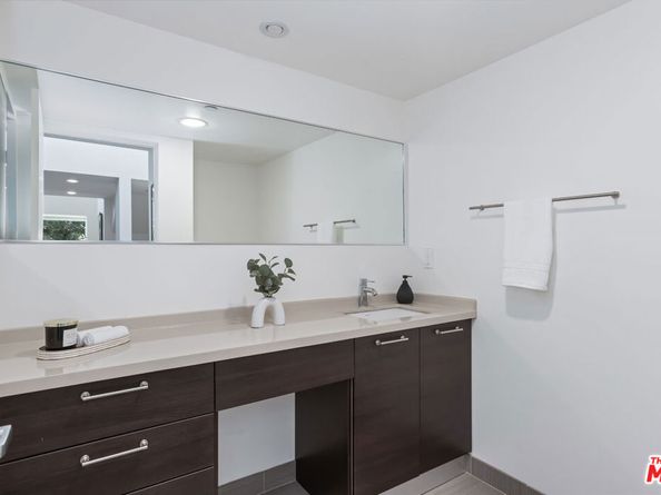 4005 Monroe Street 10, Los Angeles CA 90029